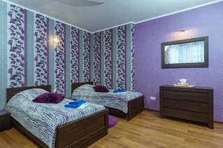 Отель naDobu Hotel Poznyaki Киев Двухместный номер эконом-класса с 2 отдельными кроватями и общей ванной комнатой-11