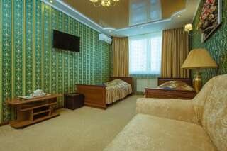 Отель naDobu Hotel Poznyaki Киев Двухместный номер эконом-класса с 2 отдельными кроватями и общей ванной комнатой-16